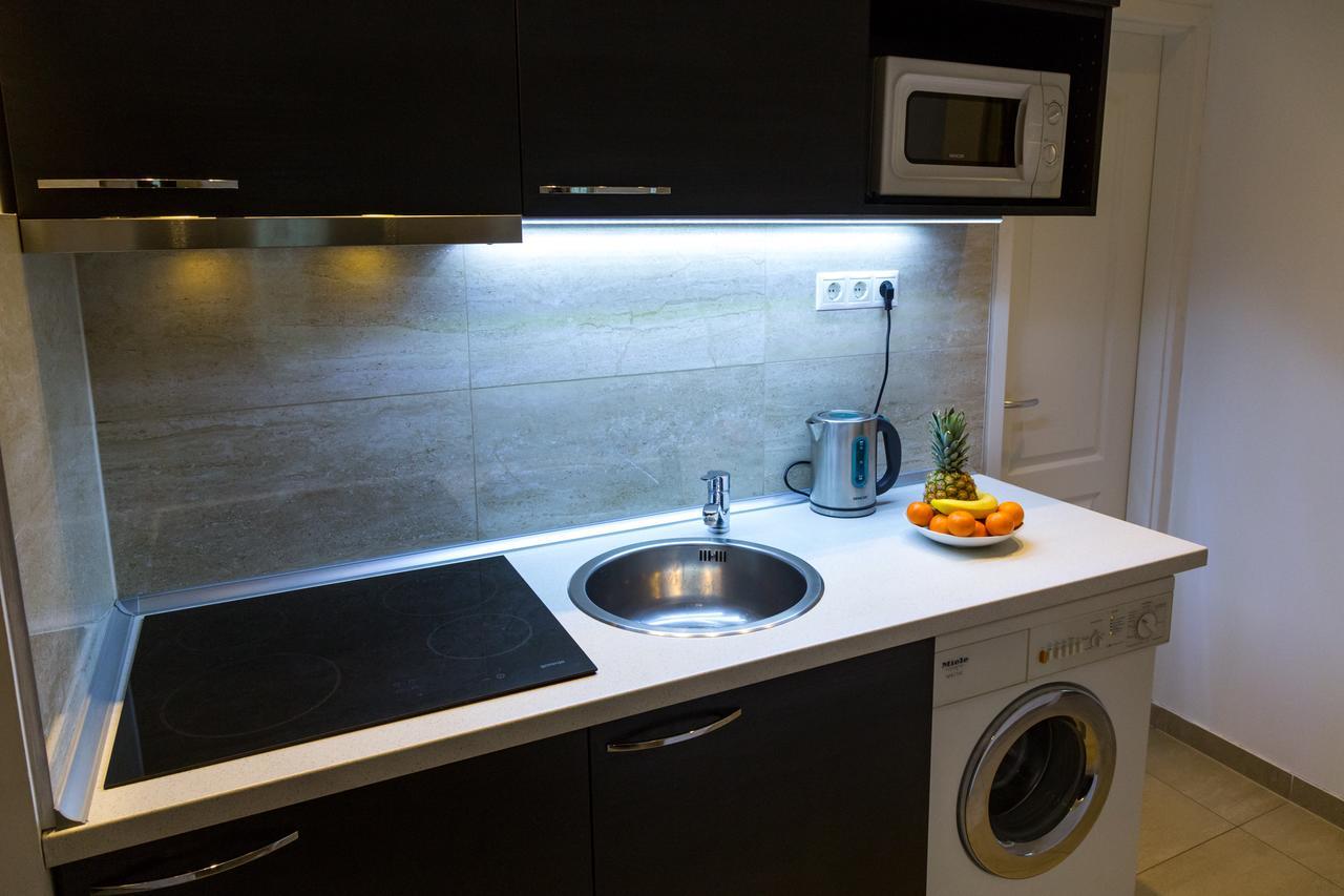 Balaton Delux Apartment Budapest Luaran gambar